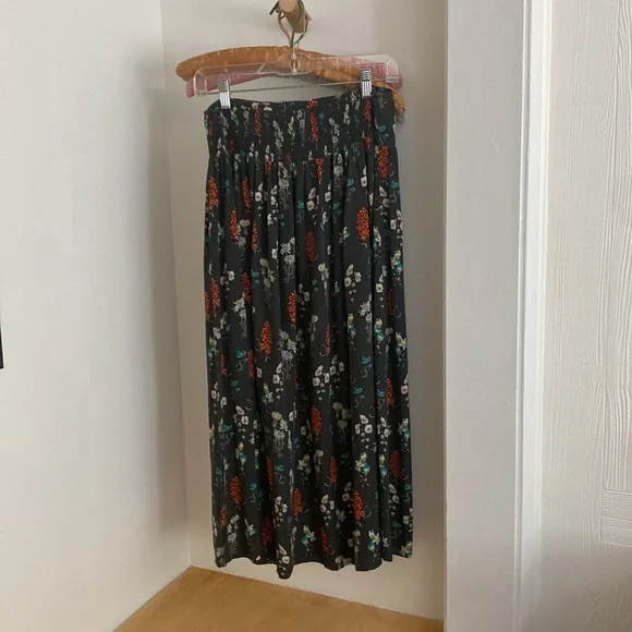Addie Midi Skirt - Charcoal Bouquet - Picture 3 of 4